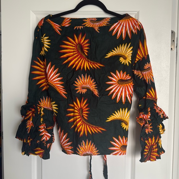 BNWOT! Ankara Print Long Ruffle/Sleeve Blouse - Picture 4 of 4
